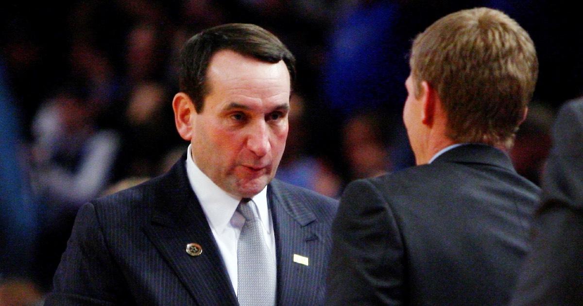 Duke's Mike Krzyzewski shakes hands with Gonzaga's Mark Few.